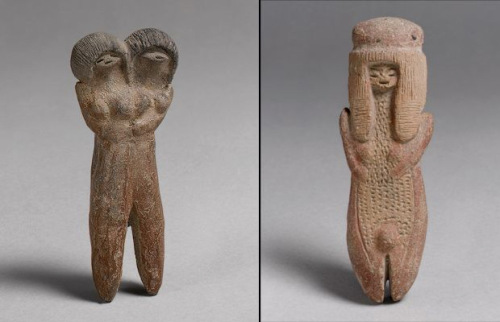 Due statuine della cultura Valdivia (4000 a.C.) che ha restituito le più antiche ceramiche dell'America Latina
