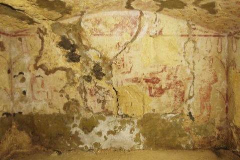 tarquinia_tomba-vasi-dipinti_parete-di-fondo_prima_foto-sabap-viterbo-etruria