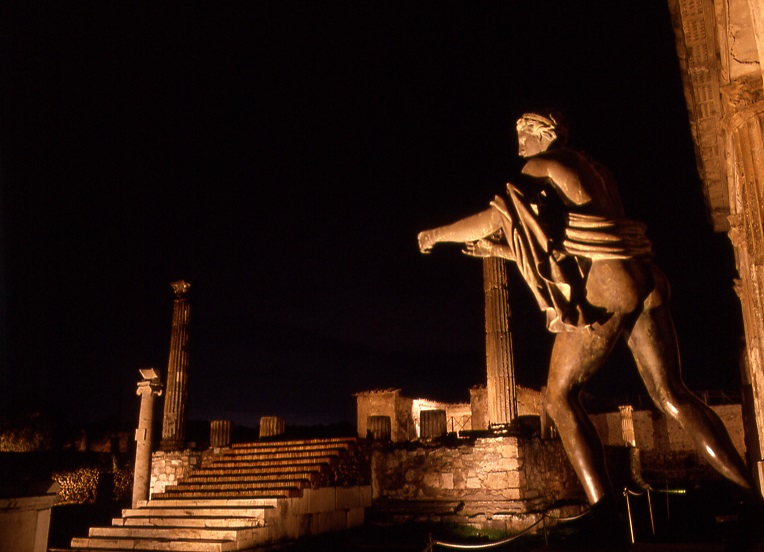 pompei_passeggiate.notturne_foro_foto-parco-archeologico-pompei